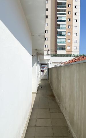 Casa à venda com 220m², 4 quartos e 5 vagas Casa à venda com 220m², 4 quartos e 5 vagasQuintal