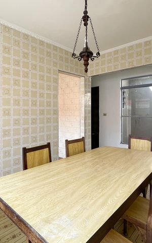Casa à venda com 220m², 4 quartos e 5 vagas Casa à venda com 220m², 4 quartos e 5 vagasSala de Jantar
