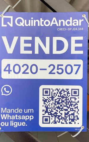 Casa à venda com 220m², 4 quartos e 5 vagas Casa à venda com 220m², 4 quartos e 5 vagasFachada