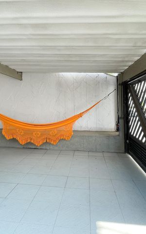 Casa à venda com 220m², 4 quartos e 5 vagas Casa à venda com 220m², 4 quartos e 5 vagasGaragem