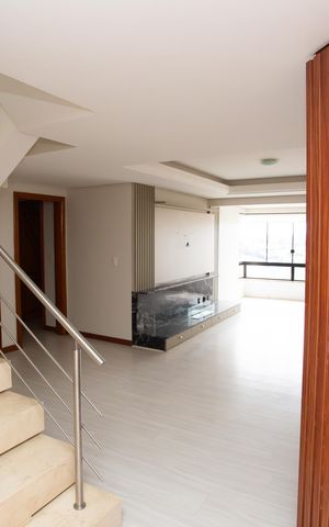 Apartamento para alugar com 400m², 3 quartos e 1 vaga Apartamento para alugar com 400m², 3 quartos e 1 vagaSala