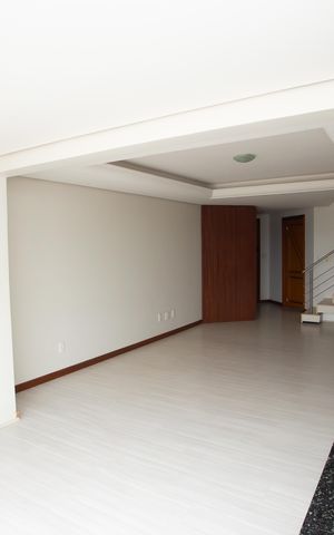 Apartamento para alugar com 400m², 3 quartos e 1 vaga Apartamento para alugar com 400m², 3 quartos e 1 vagaSala