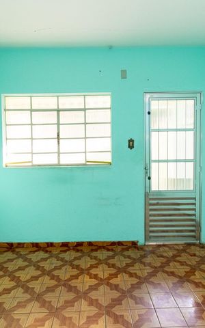 Casa à venda com 100m², 3 quartos e 4 vagasSala