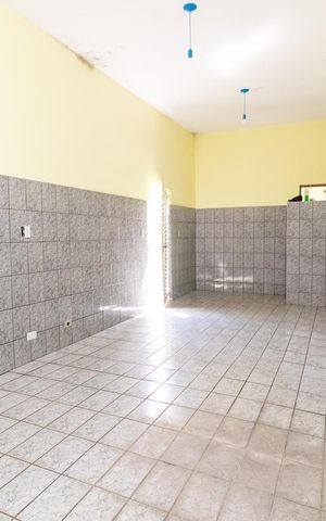 Casa à venda com 100m², 3 quartos e 4 vagasSalão