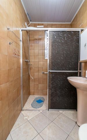 Casa à venda com 100m², 3 quartos e 4 vagasBanheiro