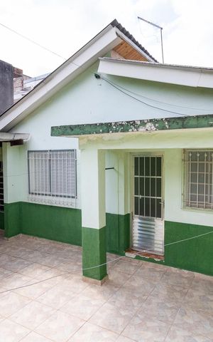 Casa à venda com 100m², 3 quartos e 4 vagasFachada