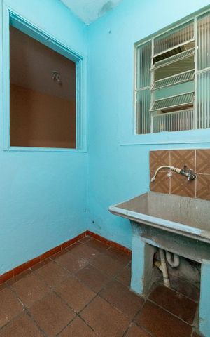 Casa à venda com 100m², 3 quartos e 4 vagasÁrea de Serviço 2