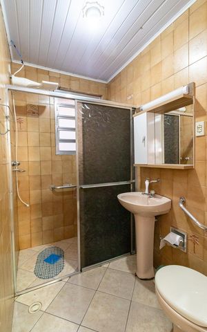 Casa à venda com 100m², 3 quartos e 4 vagasBanheiro