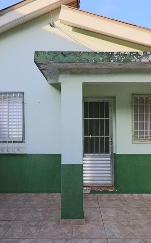 Casa à venda com 100m², 3 quartos e 4 vagasFachada