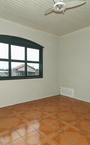 Casa à venda com 270m², 7 quartos e 2 vagasQuarto 5 / Suíte 2 / Casa3 / Fundos