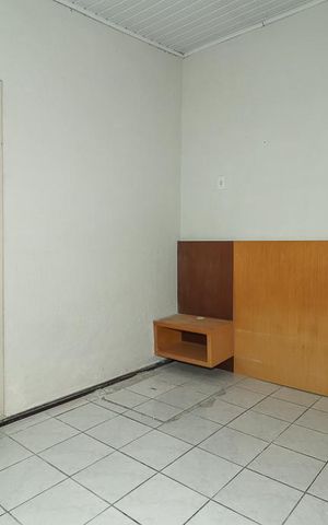 Casa à venda com 270m², 7 quartos e 2 vagasQuarto 4 / Suíte / Casa2 / Fundos