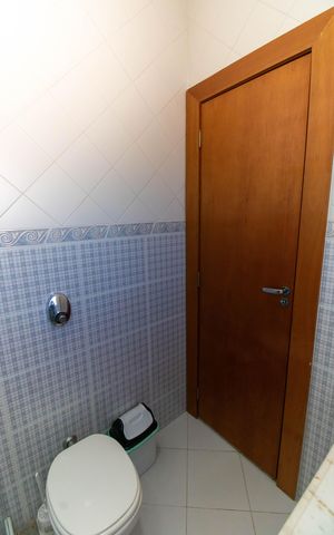Casa à venda com 240m², 3 quartos e 4 vagas Casa à venda com 240m², 3 quartos e 4 vagasBanheiro da Suíte 1