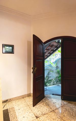 Apartamento à venda com 650m², 4 quartos e 4 vagas Apartamento à venda com 650m², 4 quartos e 4 vagasHall de Entrada