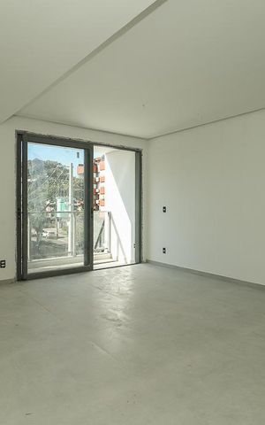 Apartamento à venda com 102m², 2 quartos e 2 vagasSala / Cozinha