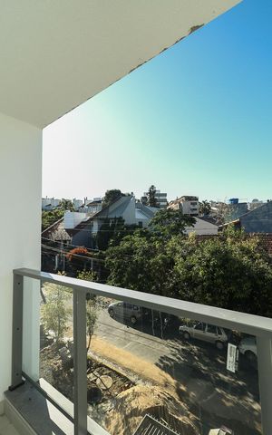 Apartamento à venda com 102m², 2 quartos e 2 vagasVaranda