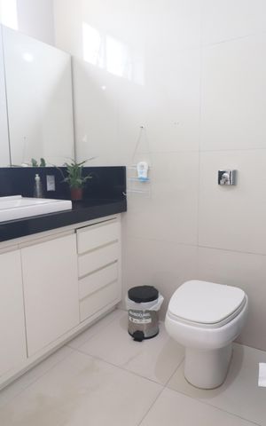 Casa à venda com 375m², 5 quartos e 3 vagasBanheiro 01