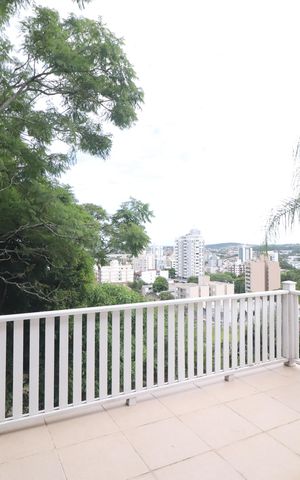 Casa à venda com 375m², 5 quartos e 3 vagasQuarto 1 sacada