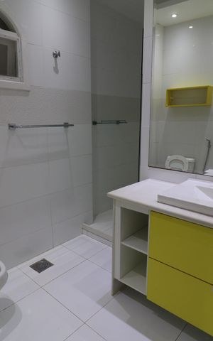 Casa de condomínio para alugar com 200m², 3 quartos e 1 vagaBanheiro Social