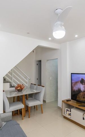Casa de condomínio à venda com 90m², 2 quartos e 1 vaga Casa de condomínio à venda com 90m², 2 quartos e 1 vagaSala