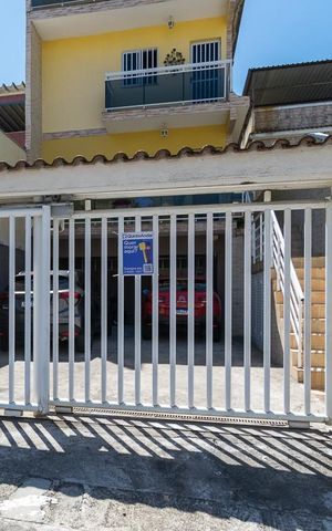 Casa de condomínio à venda com 90m², 2 quartos e 1 vaga Casa de condomínio à venda com 90m², 2 quartos e 1 vagaFachada