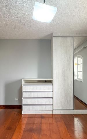 Casa à venda com 350m², 3 quartos e 4 vagas Casa à venda com 350m², 3 quartos e 4 vagasSuíte