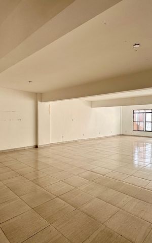 Apartamento à venda com 170m², 3 quartos e sem vaga Apartamento à venda com 170m², 3 quartos e sem vagaStudio