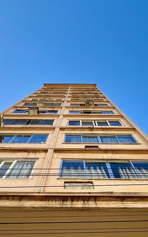 Apartamento à venda com 170m², 3 quartos e sem vaga Apartamento à venda com 170m², 3 quartos e sem vagaFachada