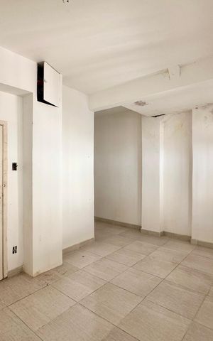 Apartamento à venda com 170m², 3 quartos e sem vaga Apartamento à venda com 170m², 3 quartos e sem vagaStudio
