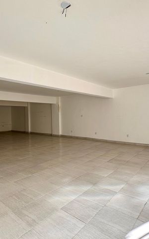 Apartamento à venda com 170m², 3 quartos e sem vaga Apartamento à venda com 170m², 3 quartos e sem vagaStudio