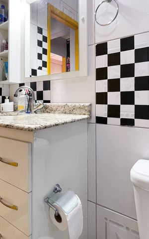 Apartamento à venda com 56m², 2 quartos e 1 vaga Apartamento à venda com 56m², 2 quartos e 1 vagaBanheiro Social