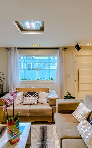 Casa à venda com 252m², 3 quartos e 5 vagasSala