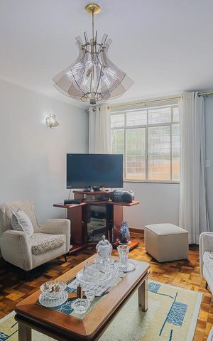 Casa à venda com 350m², 3 quartos e 8 vagasSala 1