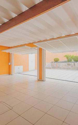 Casa à venda com 350m², 3 quartos e 8 vagasGaragem