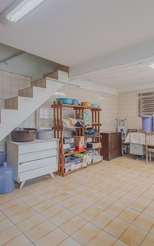 Casa à venda com 350m², 3 quartos e 8 vagasÁrea de Serviço