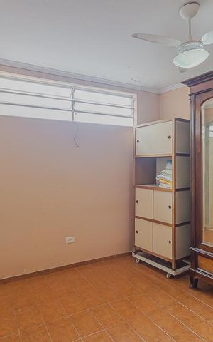 Casa à venda com 350m², 3 quartos e 8 vagasÁrea de Serviço - Quarto