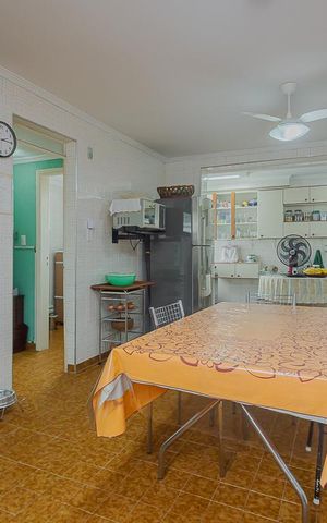 Casa à venda com 350m², 3 quartos e 8 vagasCozinha