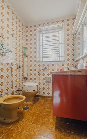 Casa à venda com 350m², 3 quartos e 8 vagasBanheiro