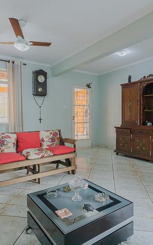 Casa à venda com 350m², 3 quartos e 8 vagasSala 2