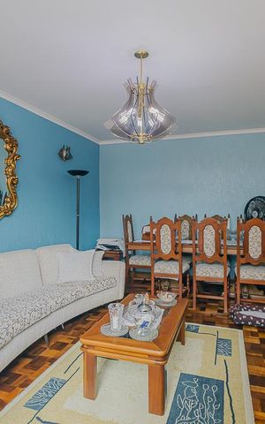 Casa à venda com 350m², 3 quartos e 8 vagasSala 1