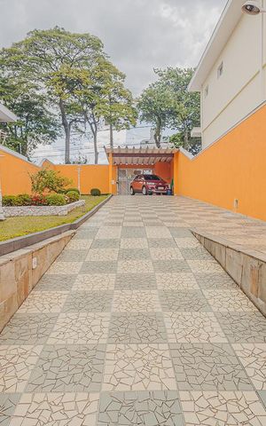 Casa à venda com 350m², 3 quartos e 8 vagasJardim