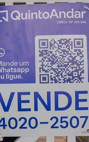 Casa à venda com 350m², 3 quartos e 8 vagasPlaquinha