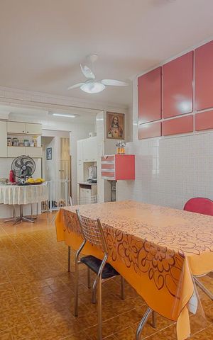 Casa à venda com 350m², 3 quartos e 8 vagasCozinha