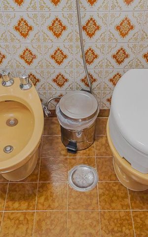 Casa à venda com 350m², 3 quartos e 8 vagasBanheiro