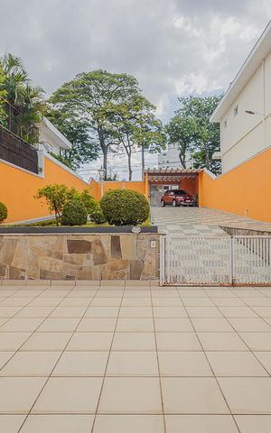 Casa à venda com 350m², 3 quartos e 8 vagasGaragem
