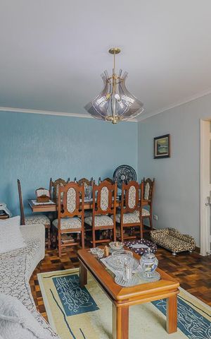 Casa à venda com 350m², 3 quartos e 8 vagasSala 1