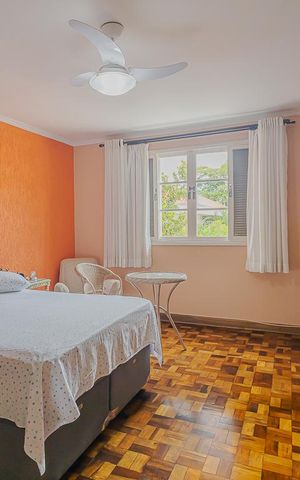 Casa à venda com 350m², 3 quartos e 8 vagasSuíte 2