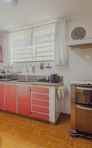 Casa à venda com 350m², 3 quartos e 8 vagasCozinha