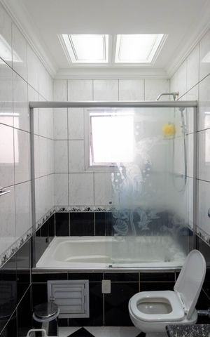 Casa para alugar com 400m², 4 quartos e 3 vagas Casa para alugar com 400m², 4 quartos e 3 vagasBanheiro Social