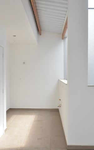 Apartamento à venda com 94m², 2 quartos e 1 vagaÁrea de Serviço