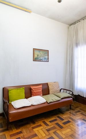 Casa à venda com 198m², 2 quartos e 2 vagas Casa à venda com 198m², 2 quartos e 2 vagasSala
